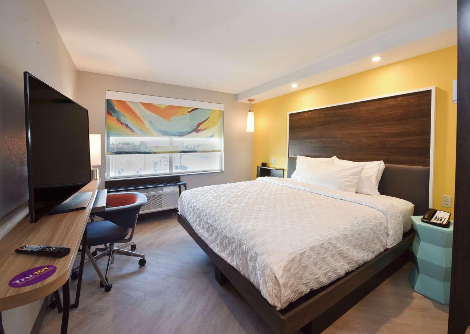 Tru By Hilton Lawrence Hotel Exterior photo