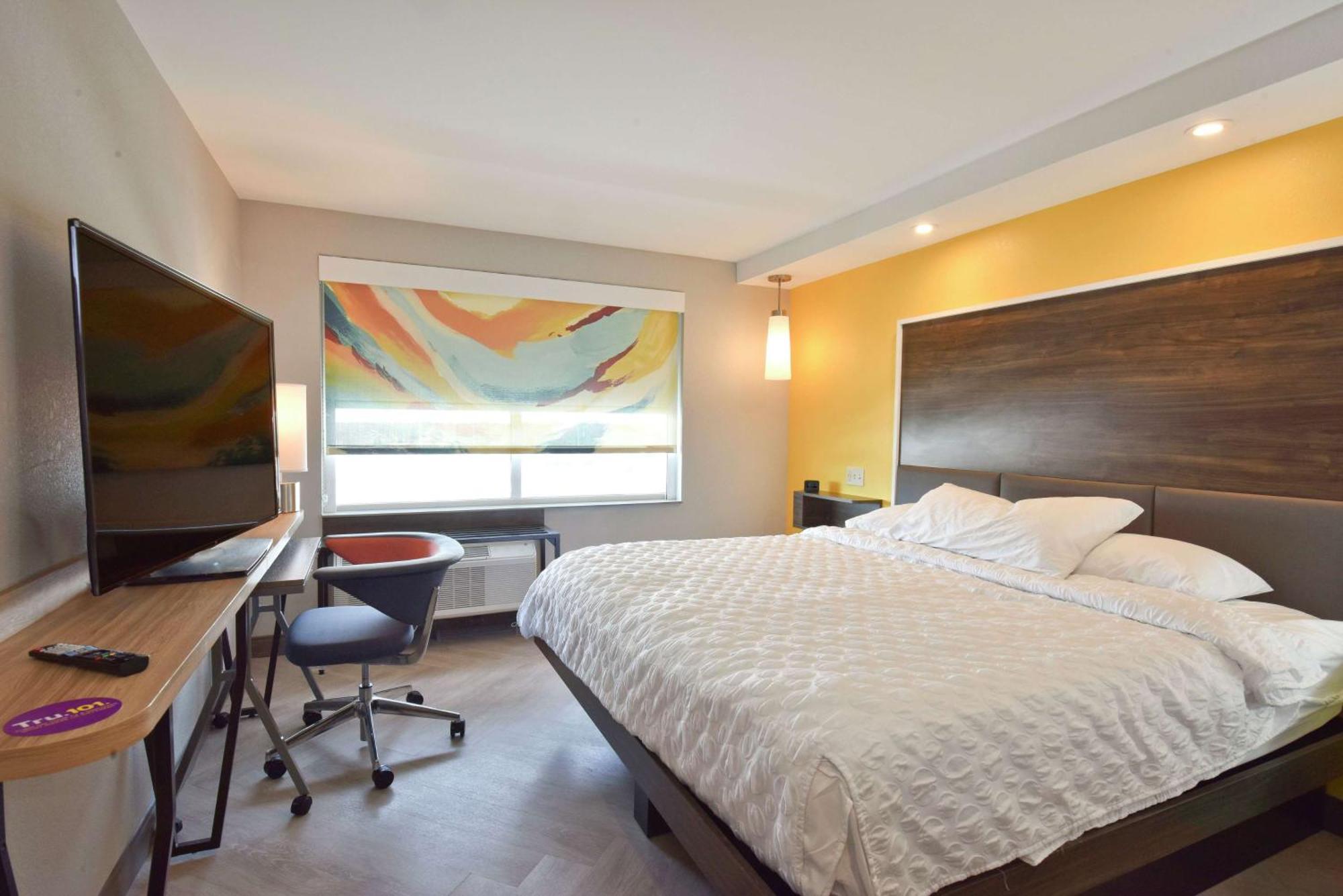Tru By Hilton Lawrence Hotel Exterior photo