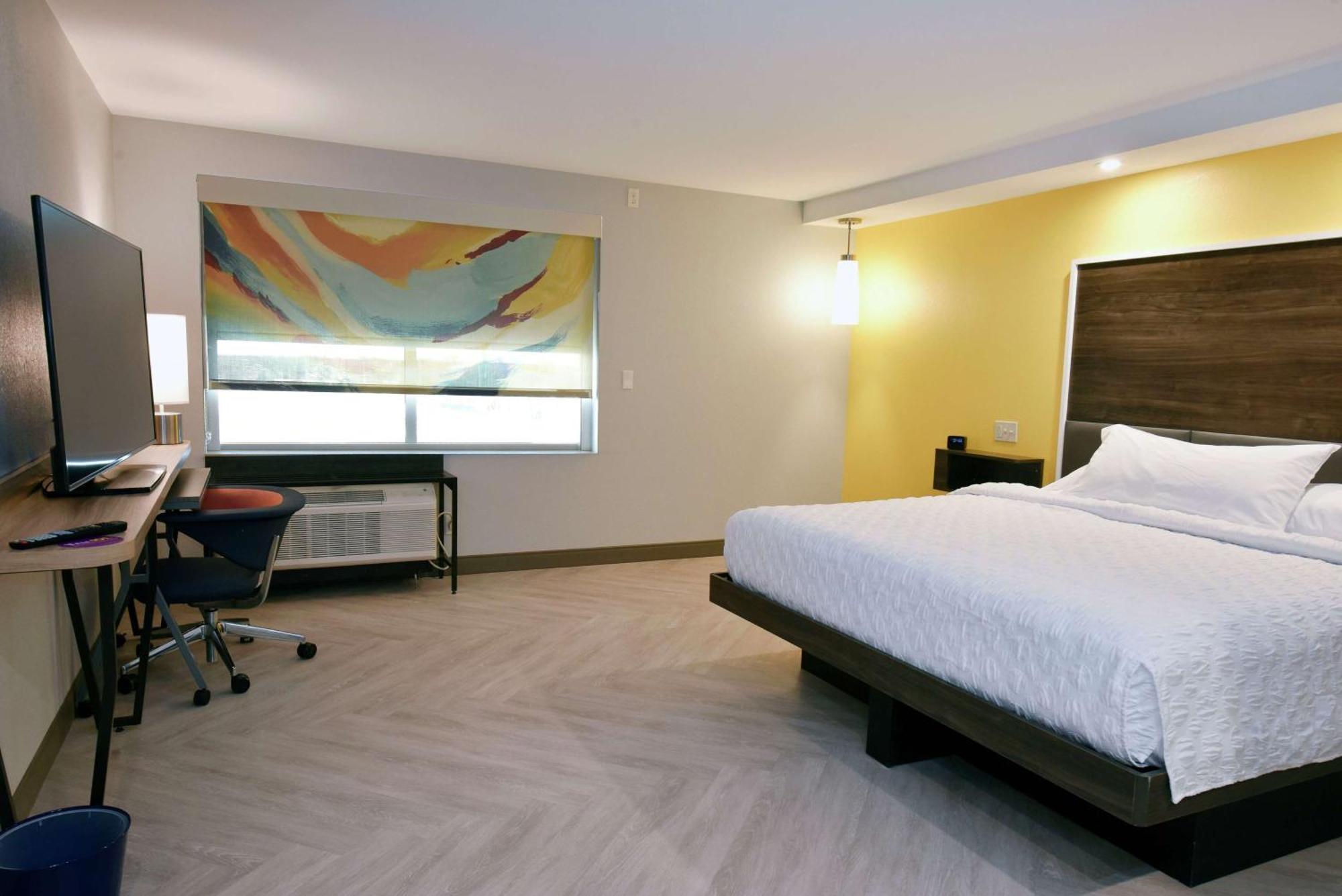 Tru By Hilton Lawrence Hotel Exterior photo